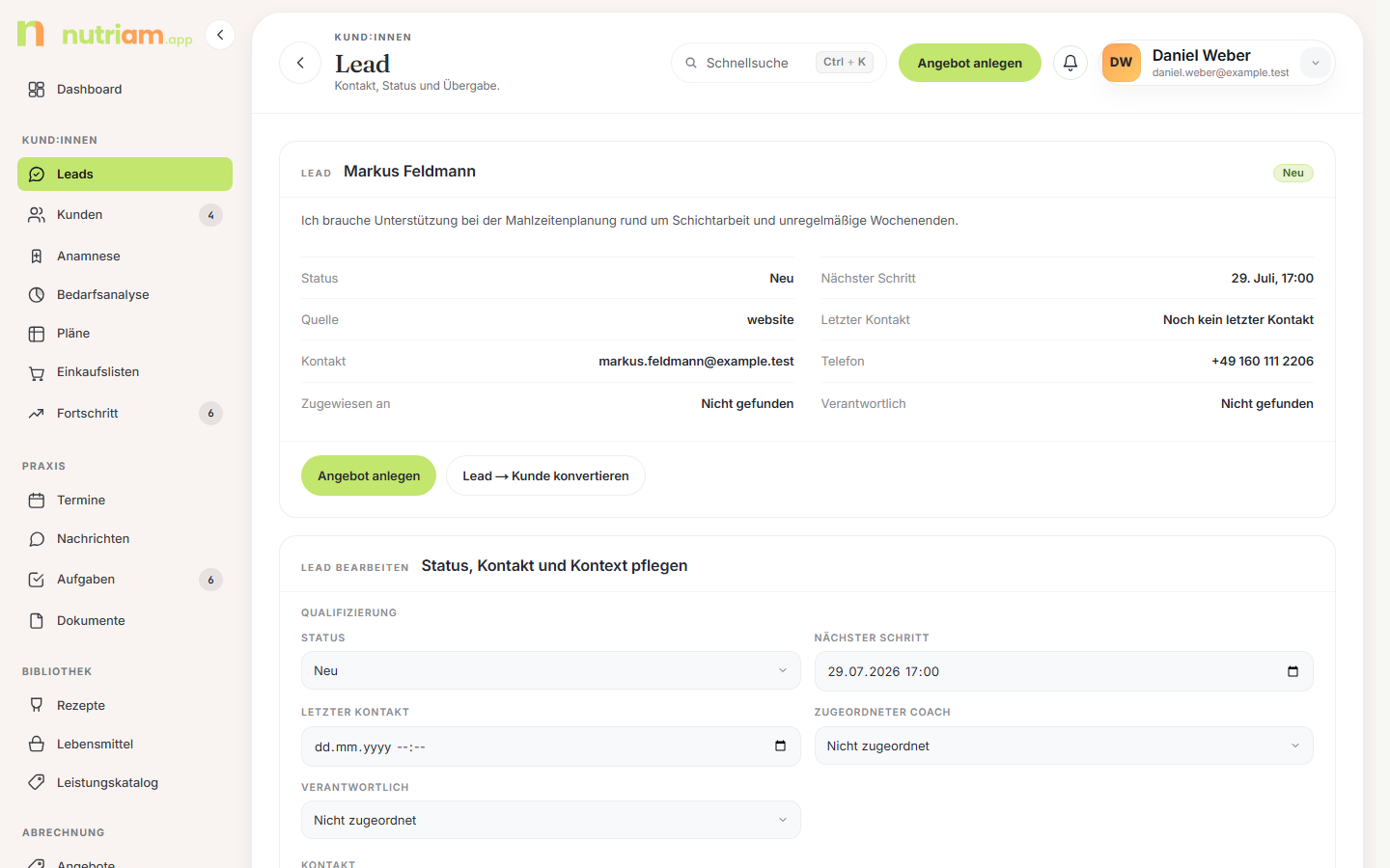 Lead-Detailseite mit Faktenliste und Aktionen