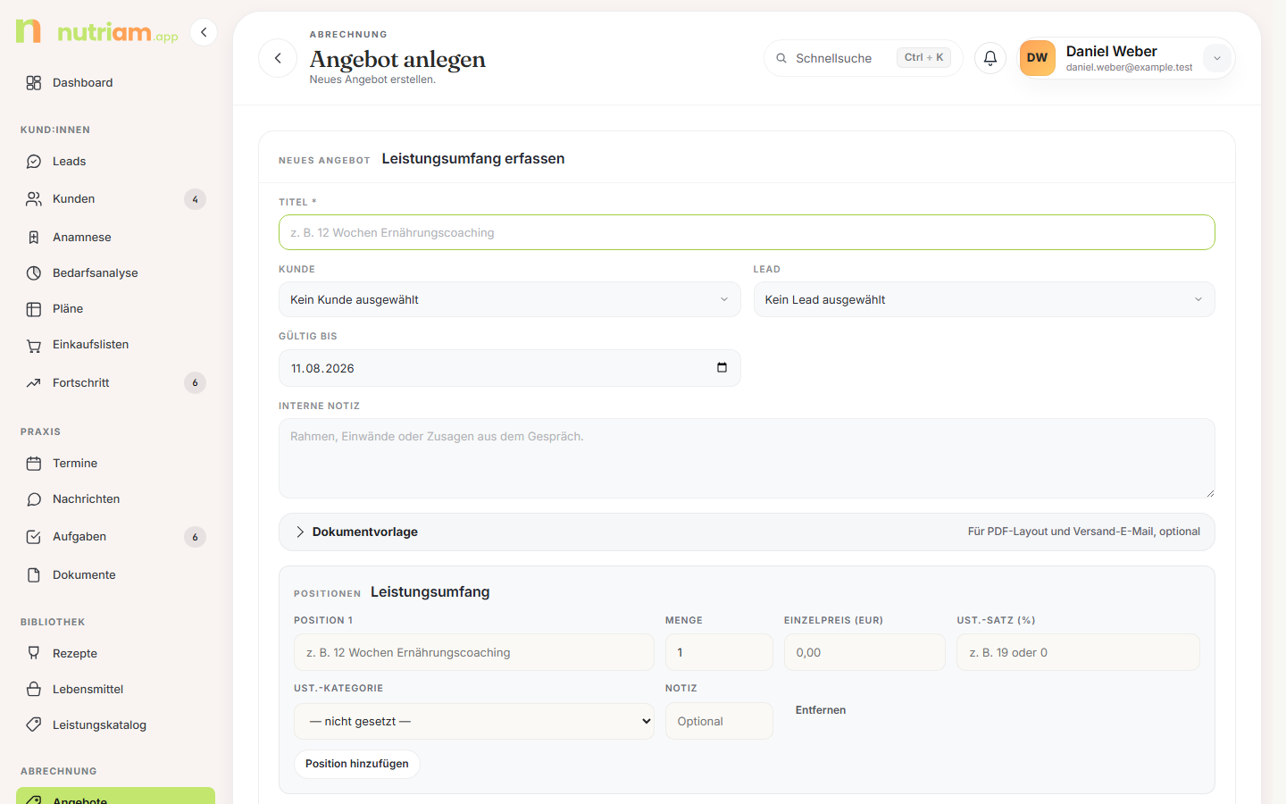 Formular „Neues Angebot" mit Positionen-Editor und Leistungskatalog-Picker