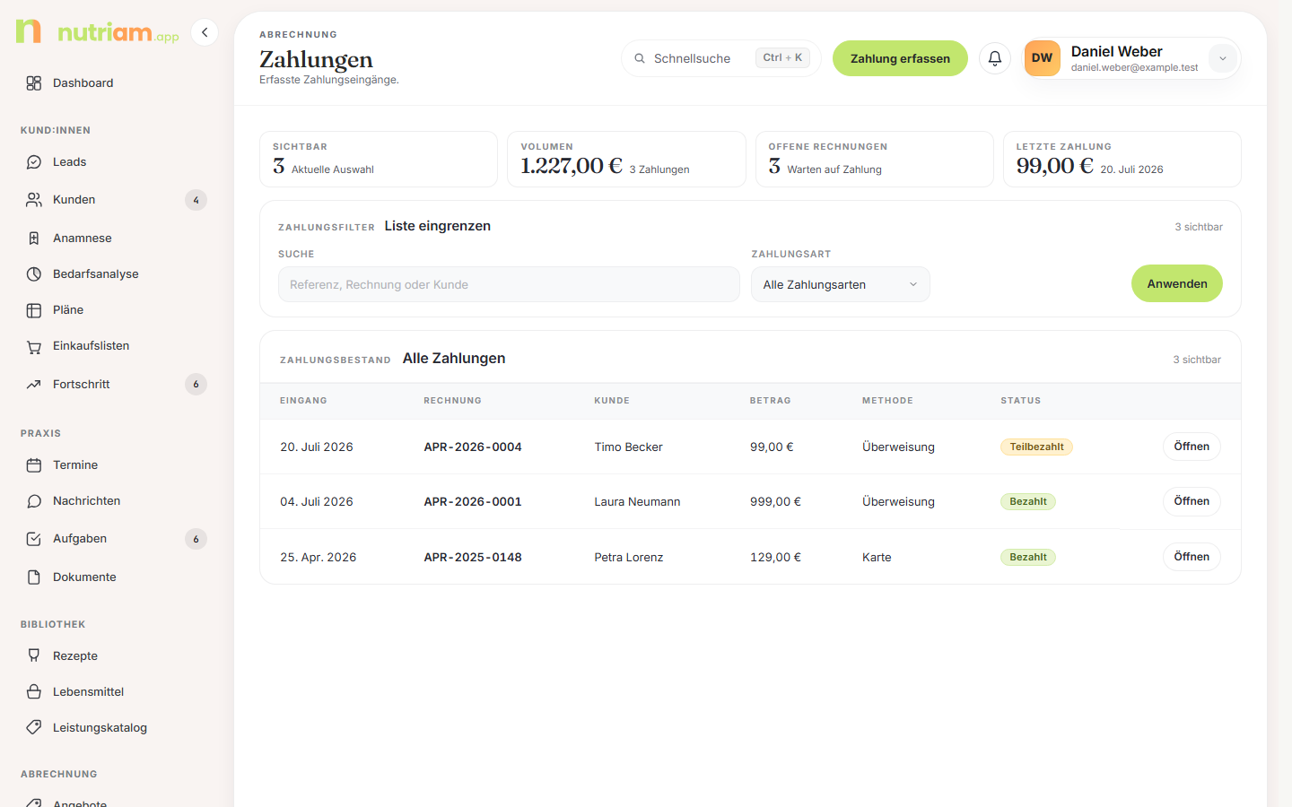 Zahlungsübersicht mit KPI-Kacheln, Zahlungsart-Filter und Tabelle
