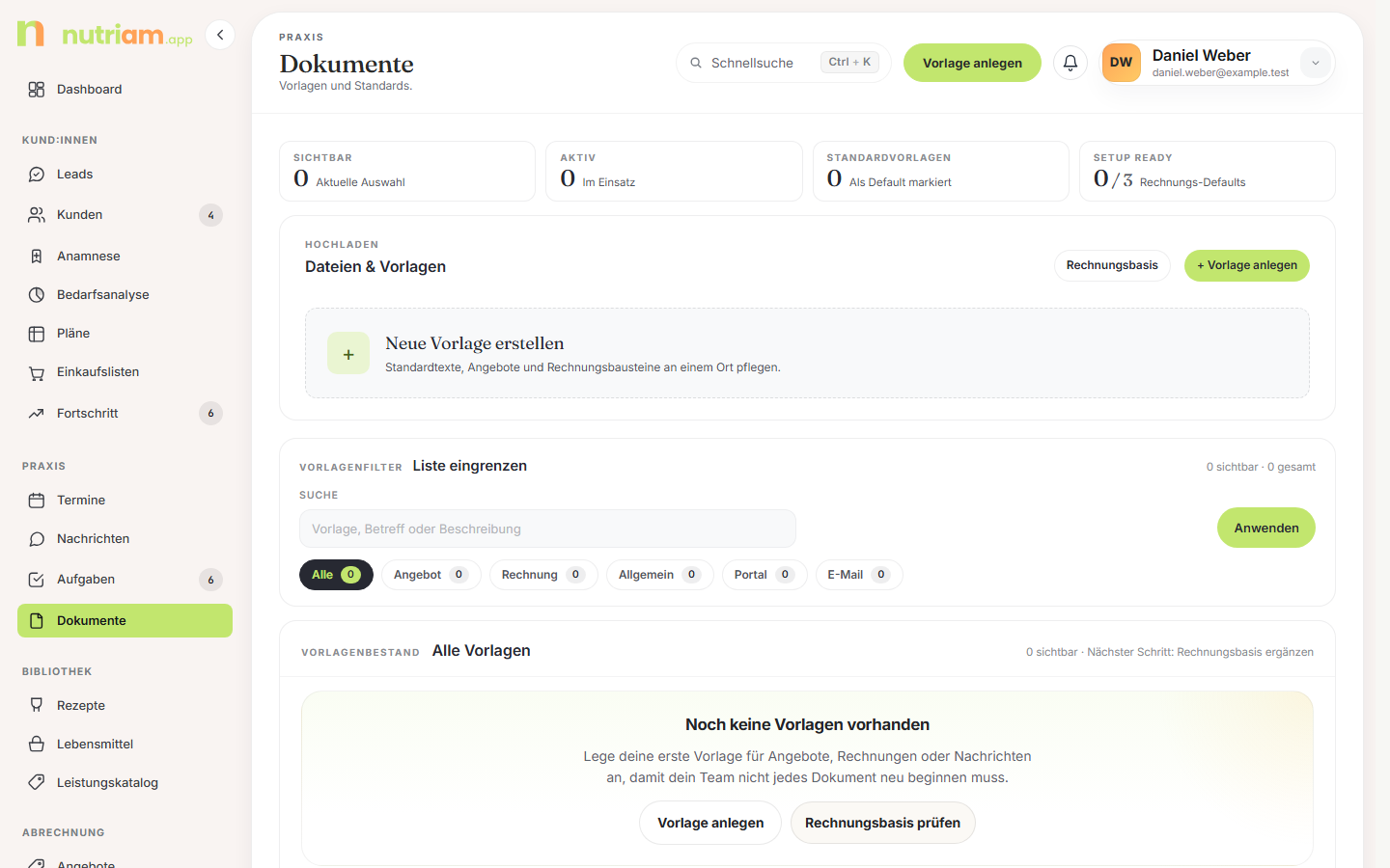 Dokumentvorlagen mit KPI-Strip, Typ-Pillen und Liste