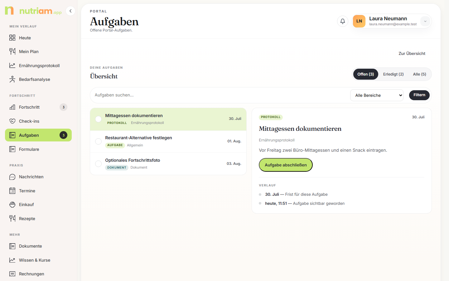 Aufgabenliste im Kundenportal mit Segmenten und Detailkarte